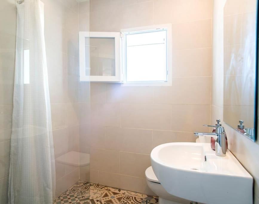 Vila 20 Min From Bcn- Charming House W/ Pool & Bbq Area Cervelló Exteriér fotografie