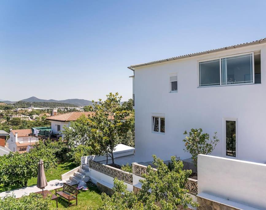 Vila 20 Min From Bcn- Charming House W/ Pool & Bbq Area Cervelló Exteriér fotografie
